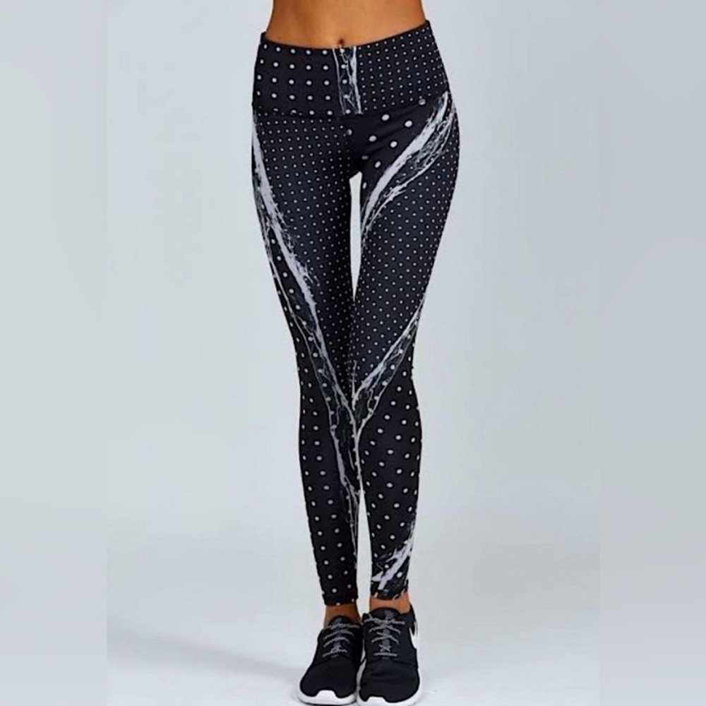 Noli Yoga Marmo Leggings Black-Size Small NWT